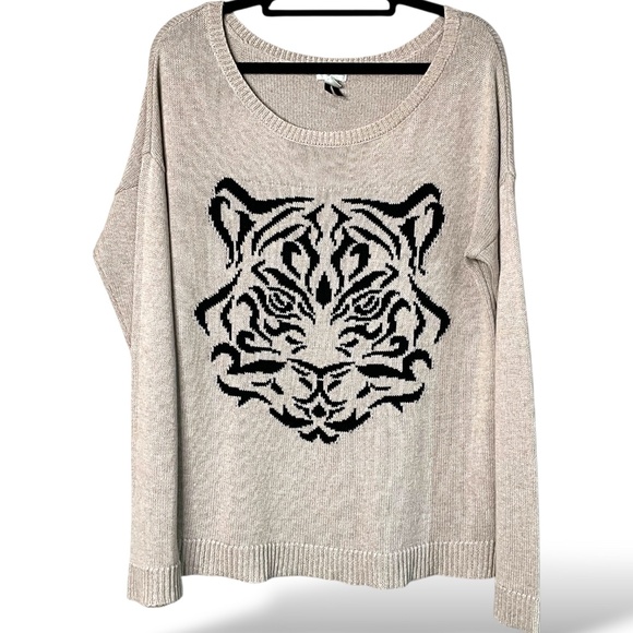 DYNAMITE Cotton Blend Long Sleeve Scoop Neck Graphic Print Sweater US Sz M - Picture 3 of 9